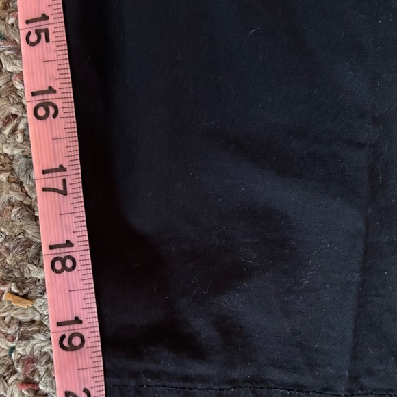 💚3/$25 size 20W black capris - Picture 10 of 11